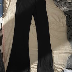 Blacked ribbed open legged leggings